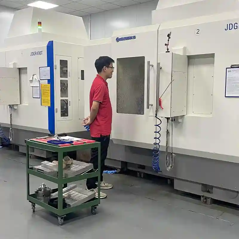 Workshop-zhuanxin Precision a 5 assi CNC